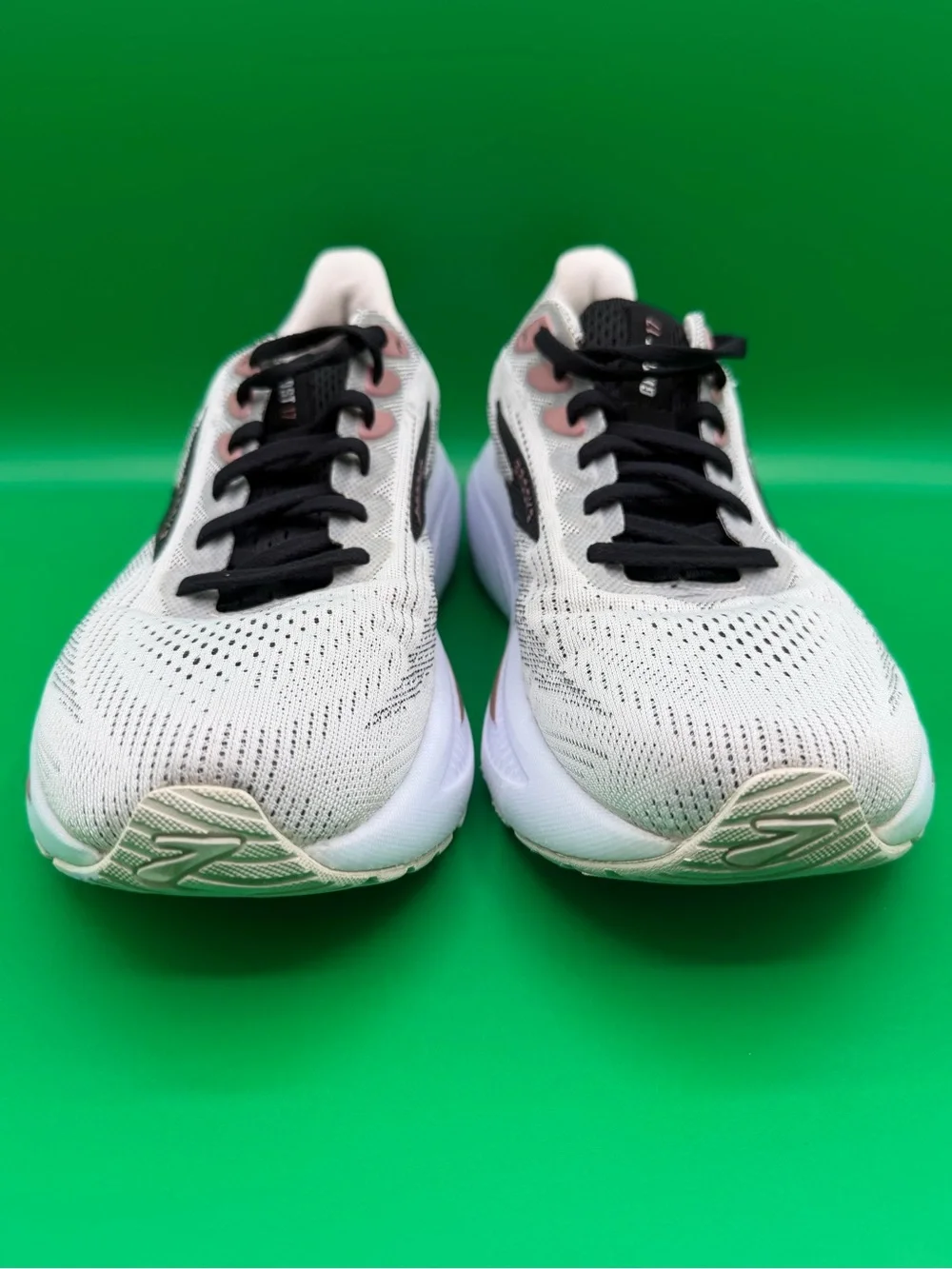 Brooks Women's Ghost 17  White Running Shoes Sneaker 12043118105 SZ 9